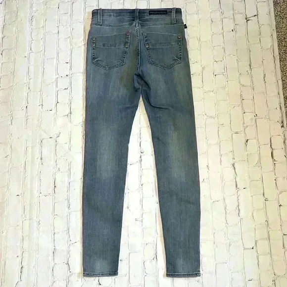Rock & Republic Kashmiere style denim stretch jeans - Picture 6 of 6